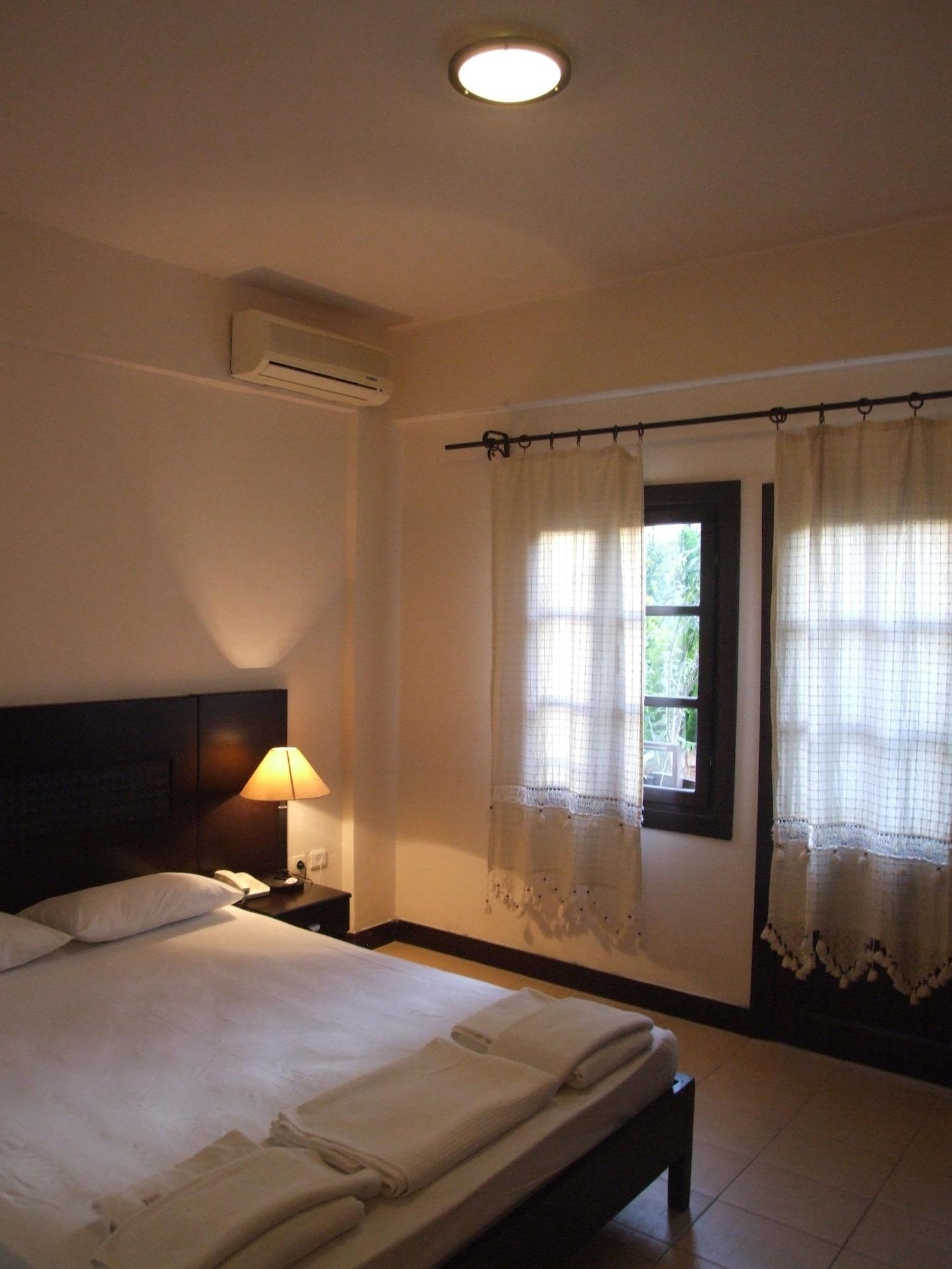 Safir Hotel Bitez Esterno foto