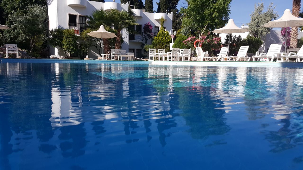Safir Hotel Bitez Esterno foto