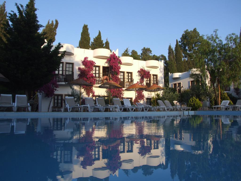 Safir Hotel Bitez Esterno foto